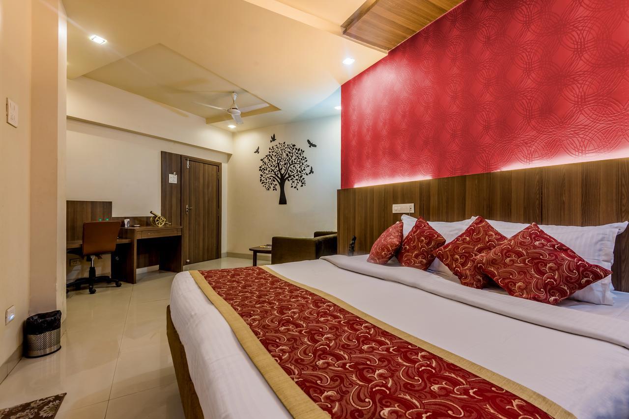 Hotel Panchratna Panvel Eksteriør billede