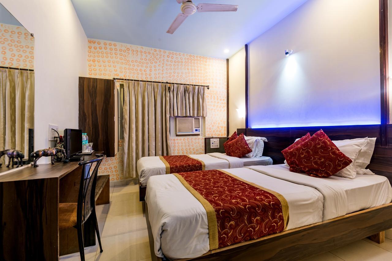 Hotel Panchratna Panvel Eksteriør billede