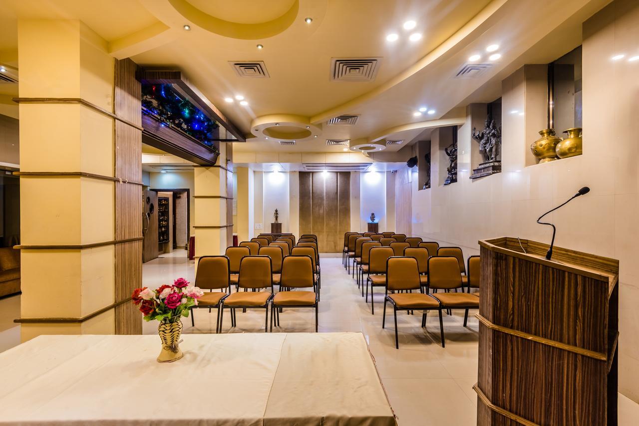 Hotel Panchratna Panvel Eksteriør billede