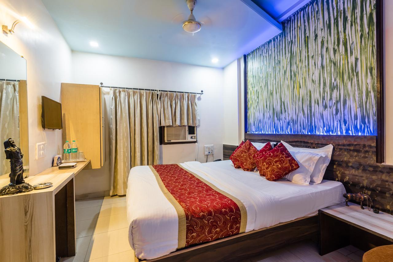 Hotel Panchratna Panvel Eksteriør billede
