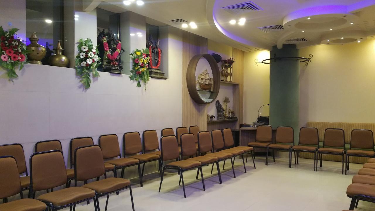 Hotel Panchratna Panvel Eksteriør billede