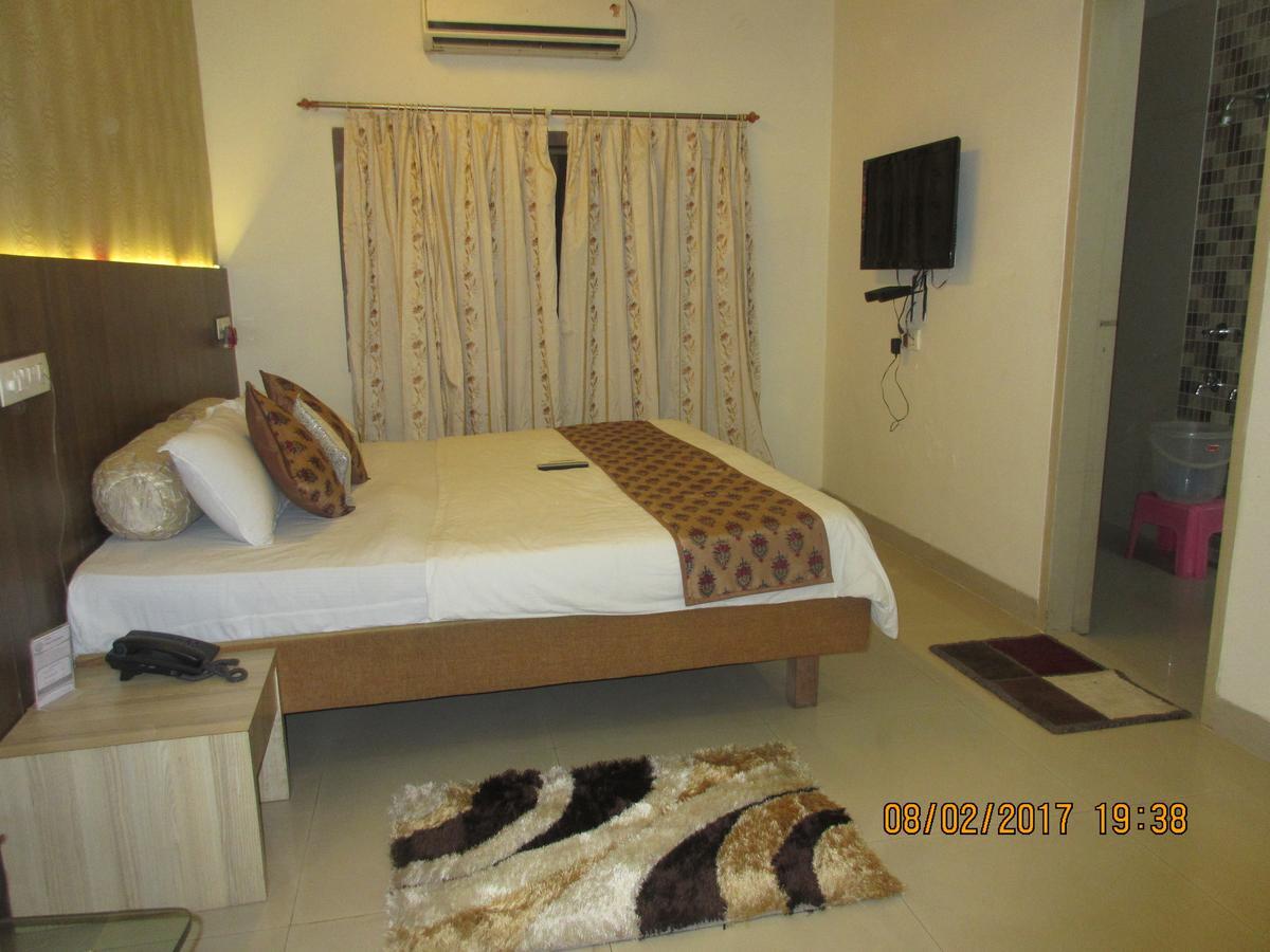 Hotel Panchratna Panvel Eksteriør billede