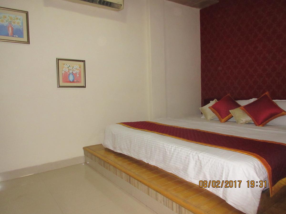 Hotel Panchratna Panvel Eksteriør billede