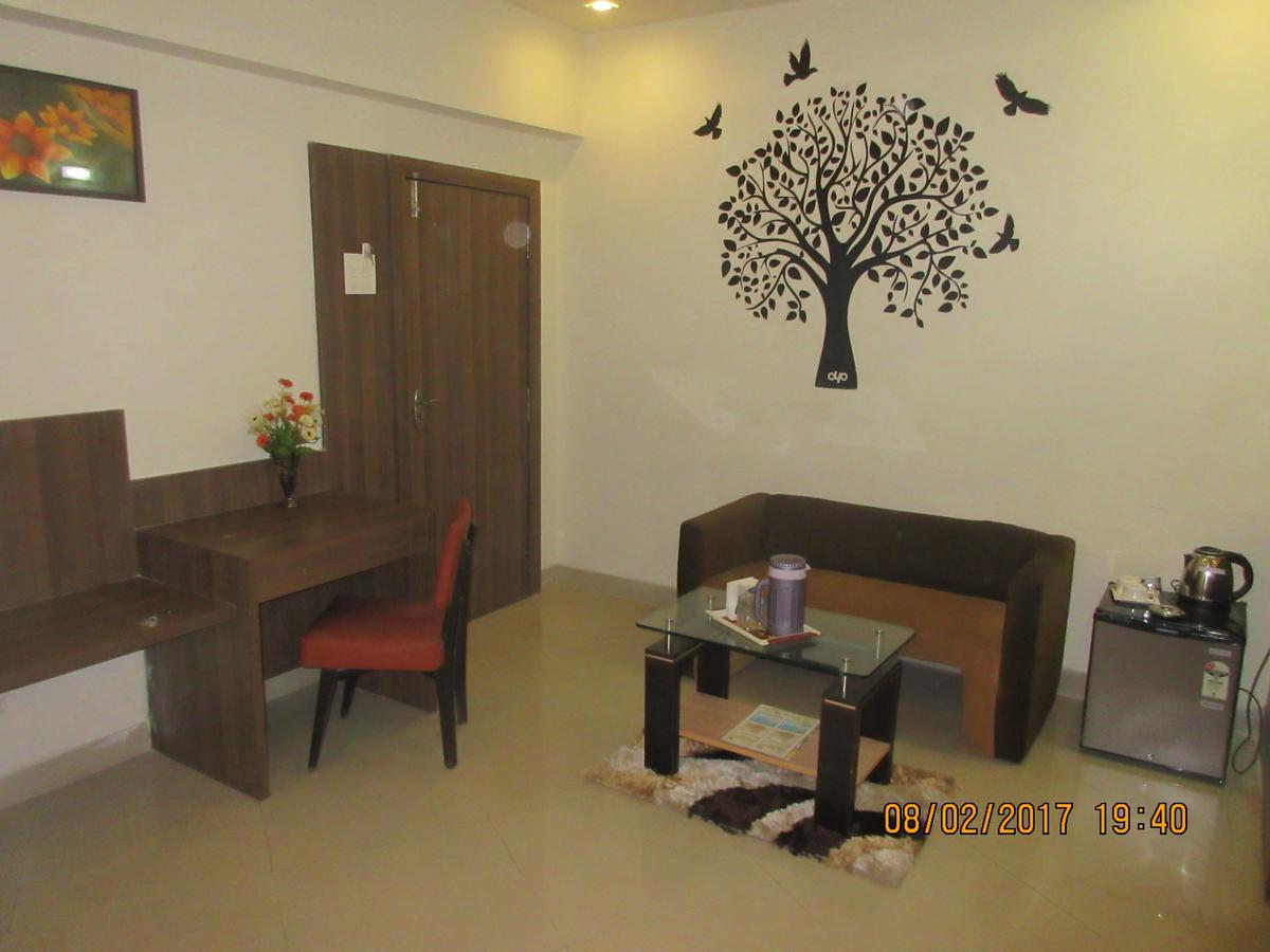 Hotel Panchratna Panvel Eksteriør billede