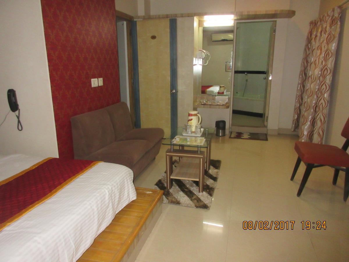 Hotel Panchratna Panvel Eksteriør billede