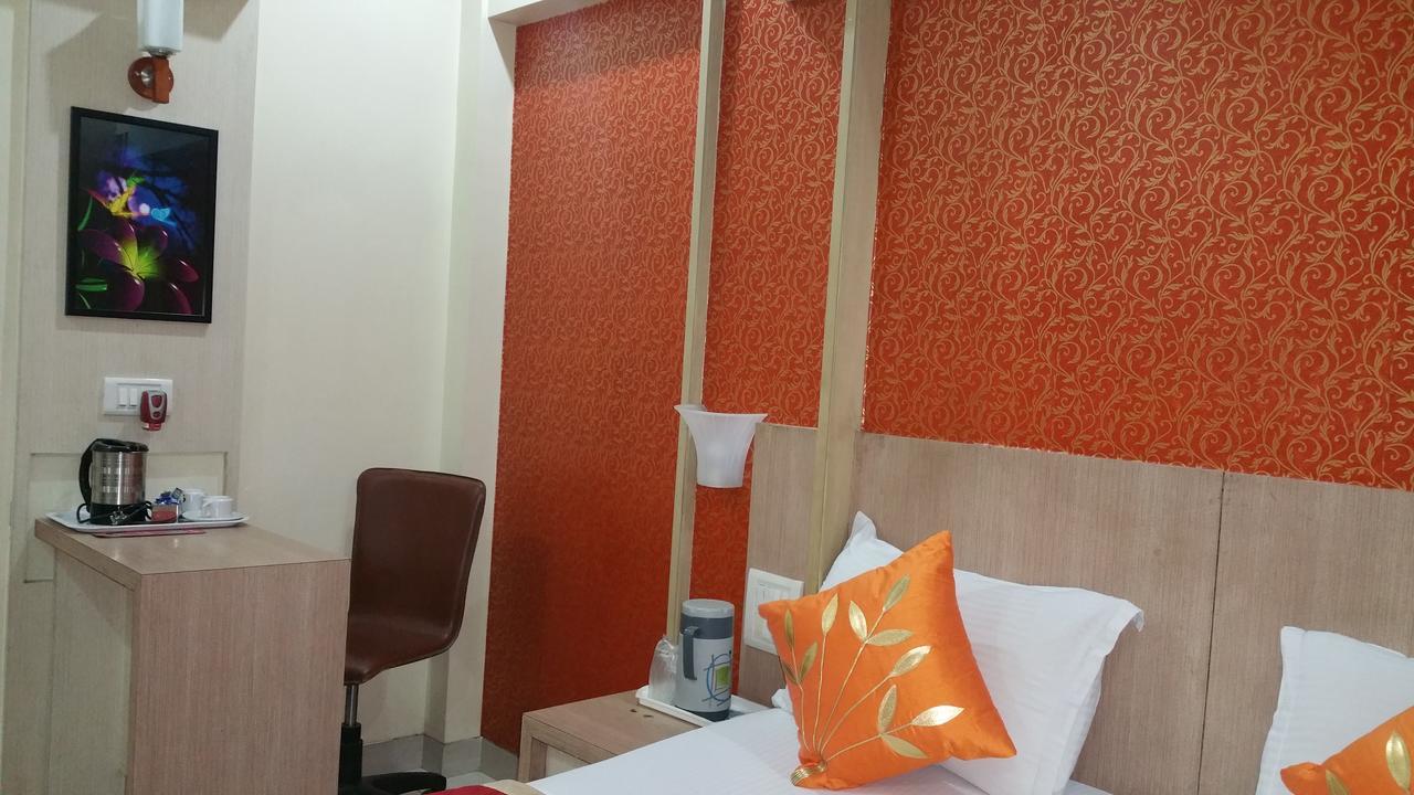 Hotel Panchratna Panvel Eksteriør billede