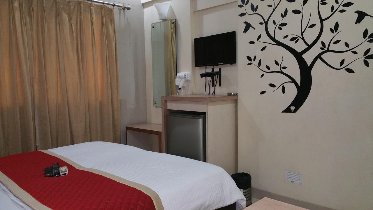 Hotel Panchratna Panvel Eksteriør billede