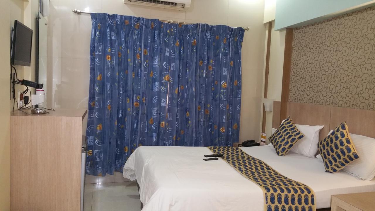 Hotel Panchratna Panvel Eksteriør billede